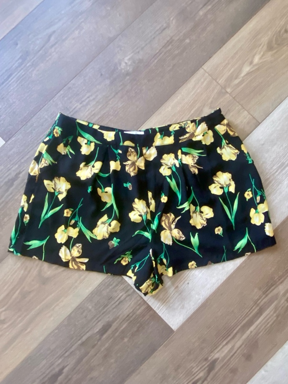 SUGARLIPS FLORAL SHORTS WITH POCKETS